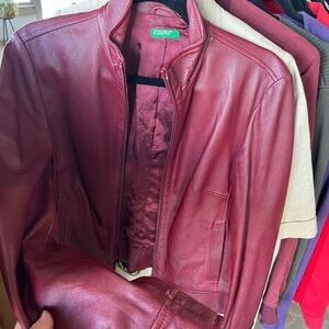 Vintage Benetton burgundy red leather jacket in perfectt condition!!!